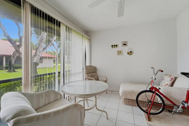Residence photo 11