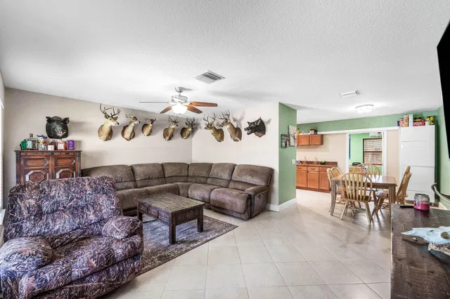 Residence photo 4