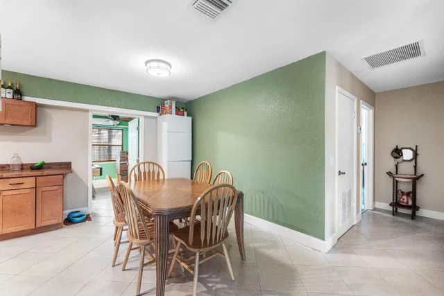 Residence photo 12