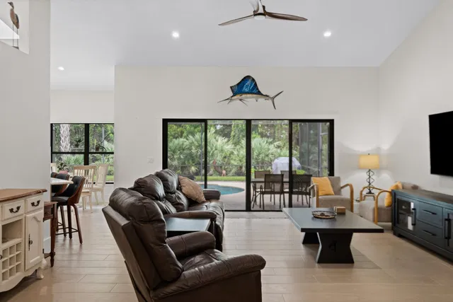 Residence photo 4