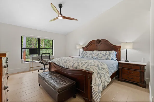 Residence photo 17