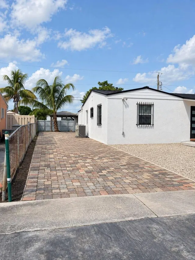 Residence photo 3