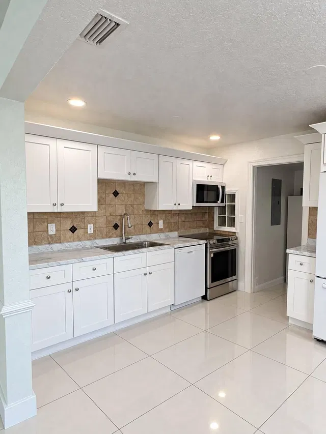 Residence photo 6