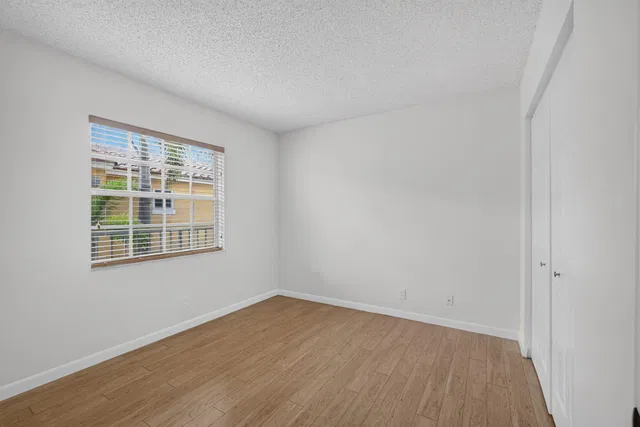 Unit Unit 204 photo 9