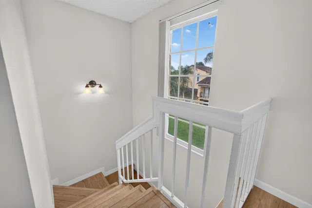 Unit Unit 204 photo 18