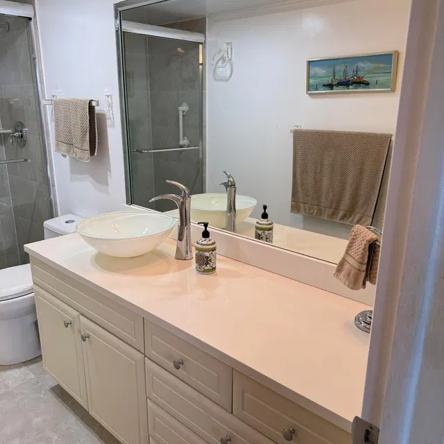 Unit 207 photo 5