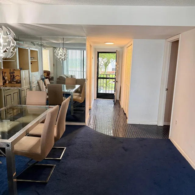 Unit 207 photo 8