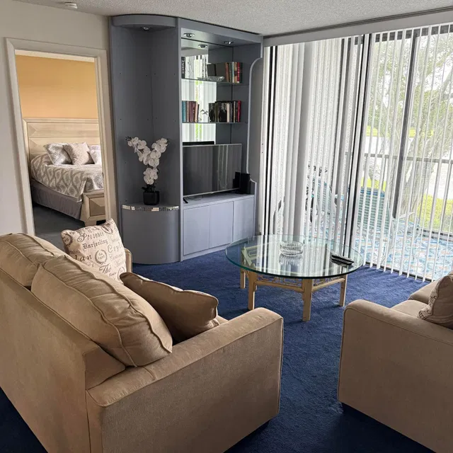 Unit 207 photo 11