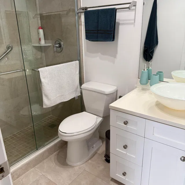 Unit 207 photo 16