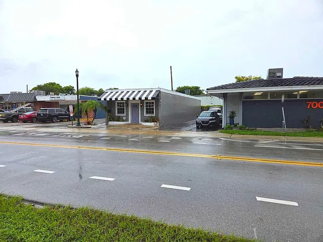 Palm Trail Delray Beach Residence photo 12