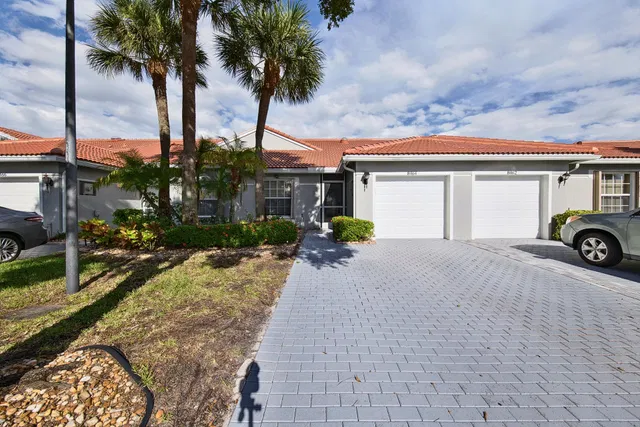 Residence photo 2