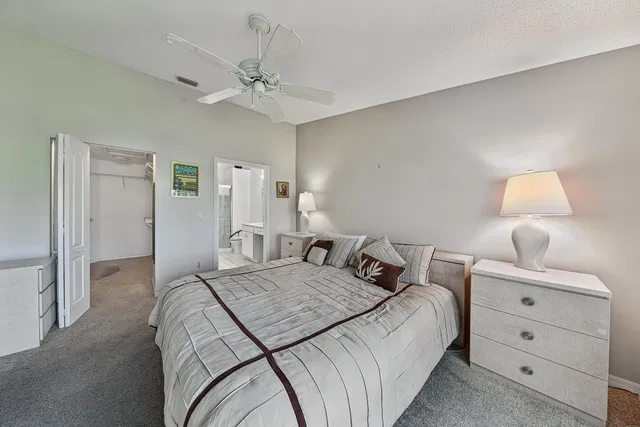 Residence photo 16