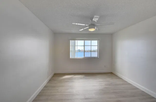 Unit 308 photo 20