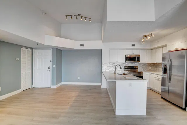 Unit 308 photo 21