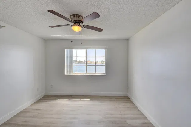 Unit 308 photo 25