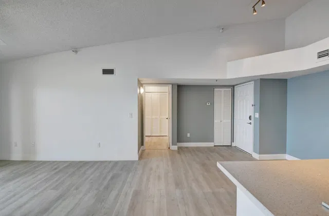 Unit 308 photo 27