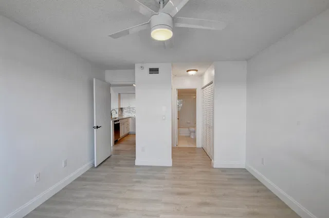Unit 308 photo 28