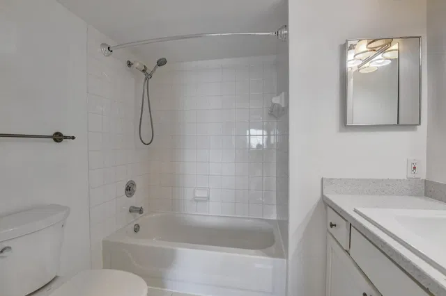 Unit 308 photo 33