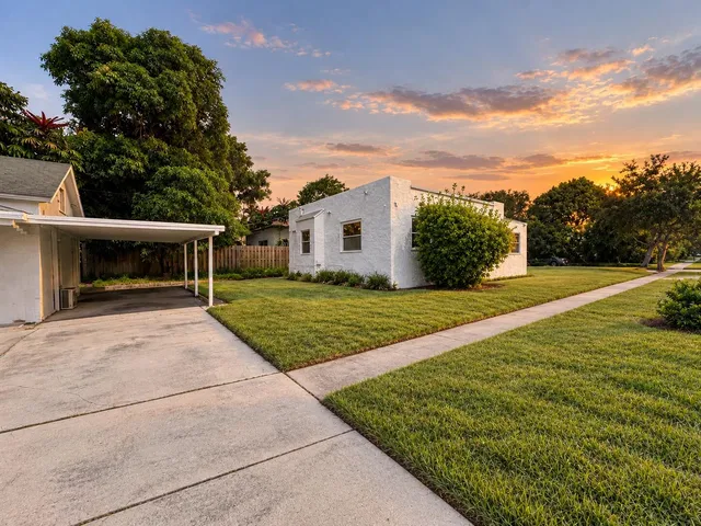 Residence photo 2