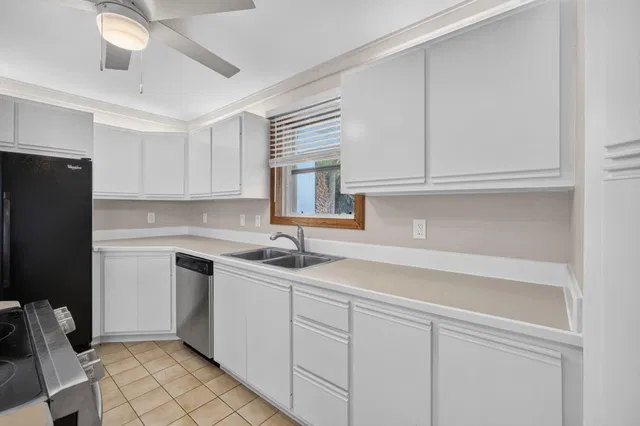 Residence photo 16