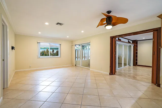 Residence photo 6