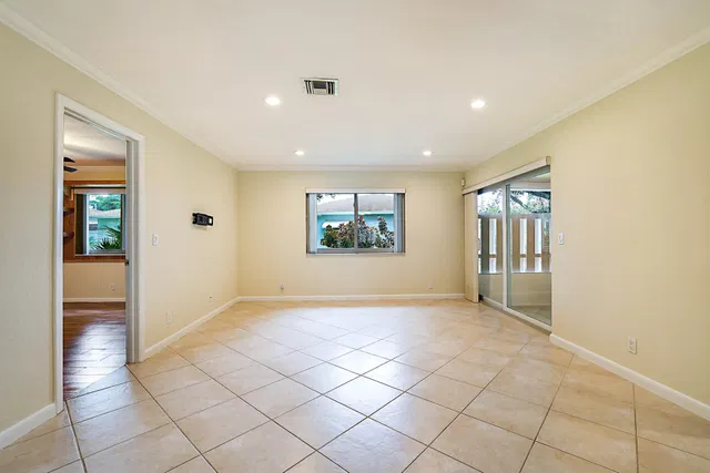 Residence photo 8