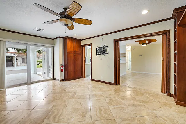 Residence photo 23