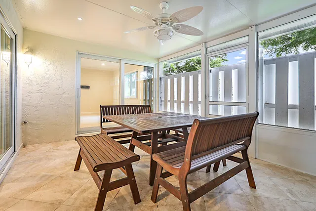 Residence photo 24