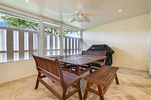 Residence photo 25