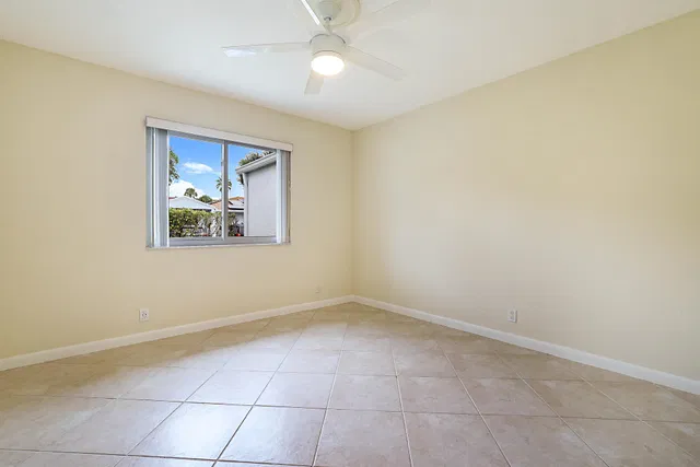 Residence photo 32