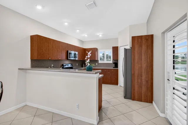 Residence photo 19
