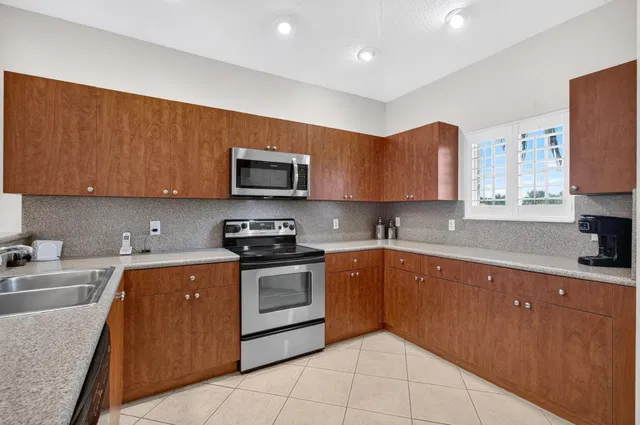 Residence photo 23