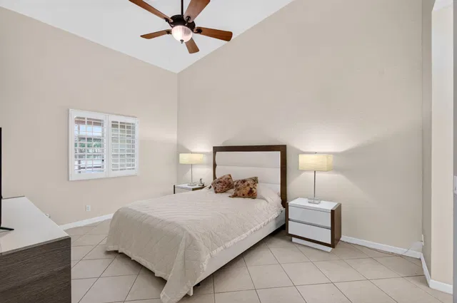 Residence photo 25