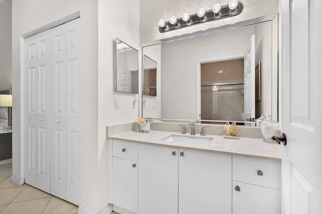 Residence photo 34