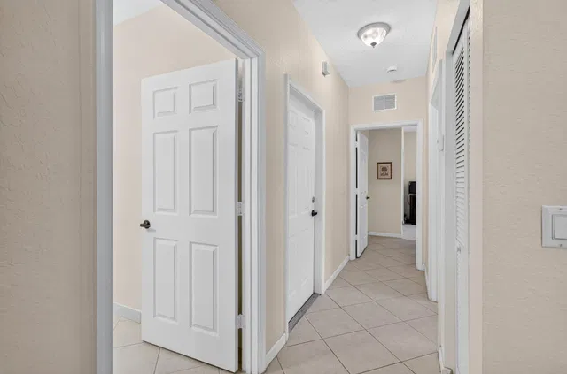 Residence photo 36