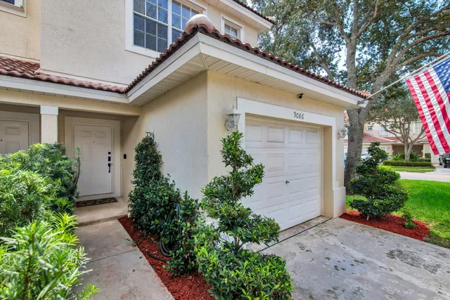 Residence photo 3