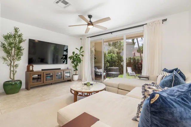 Residence photo 11