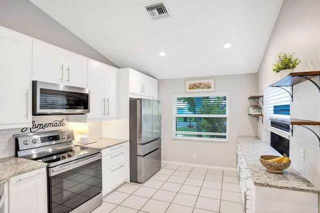  Residence photo 11