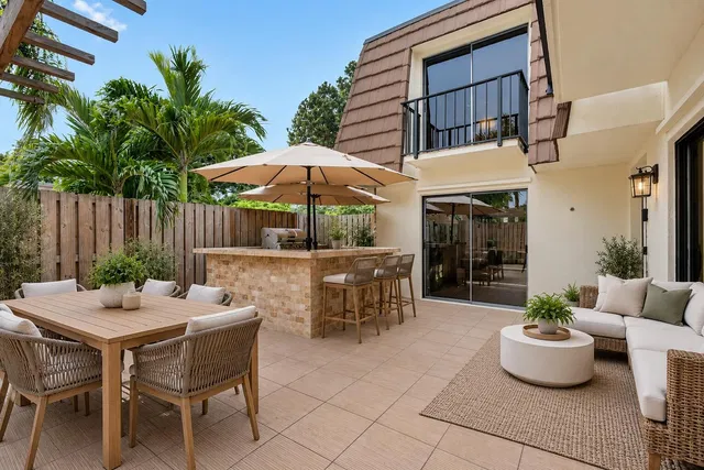 Residence photo 3