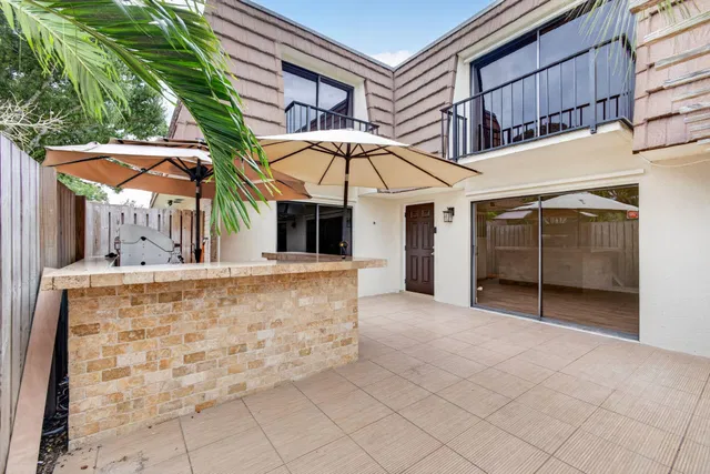Residence photo 5