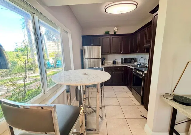 Unit 2 photo 3