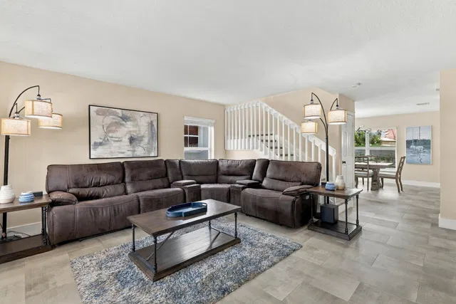  Residence photo 7