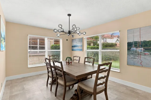  Residence photo 15