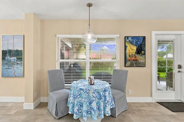  Residence photo 19