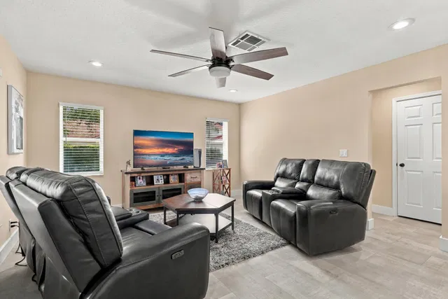  Residence photo 21