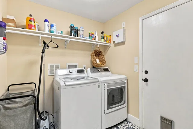  Residence photo 24