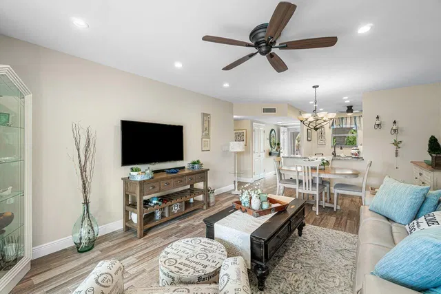  Unit 230 photo 14