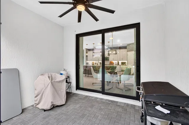 Residence photo 73