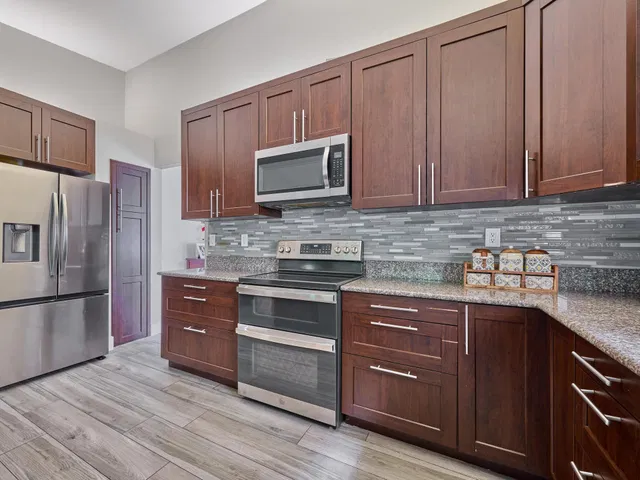  Residence photo 51