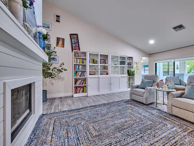  Residence photo 61